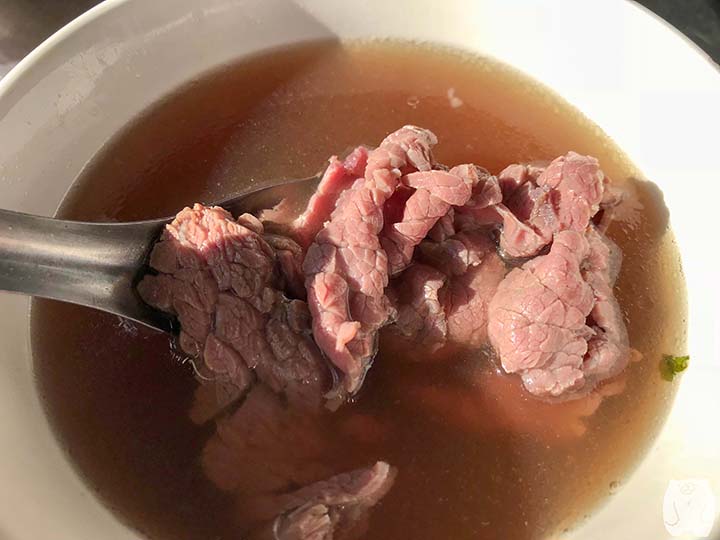 台南名物グルメの牛肉スープ