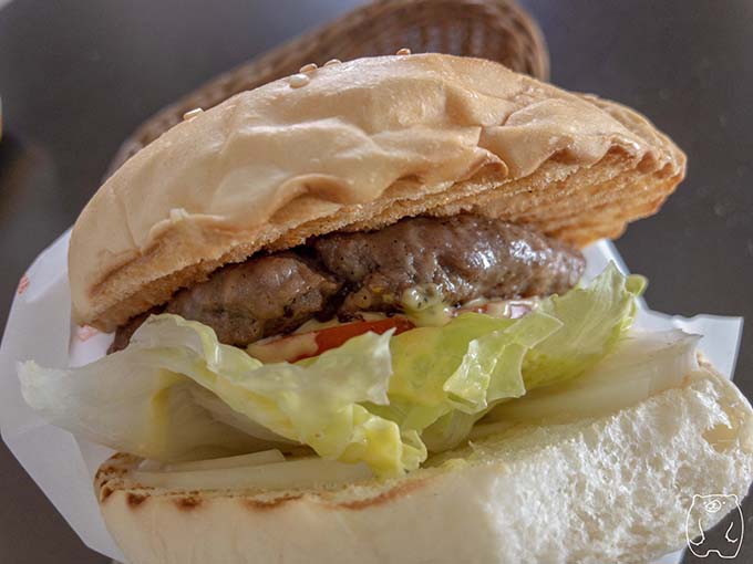 【高雄・信義國小駅】達楽早午餐は肉厚の美味しいハンバーガーが味わえるブランチ店